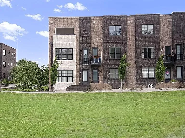 732 Inspiration Blvd #11 — Photo 3