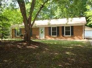 4720 Cricklewood Rd, Greensboro, NC 27407