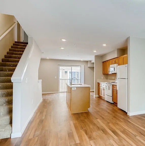 Spring Villa Apartments — Photo 3