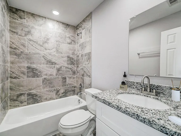 8215 Hanna St #B — Photo 7