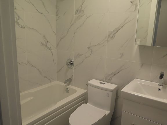 2nd image of 505 Fairview Ave #2R