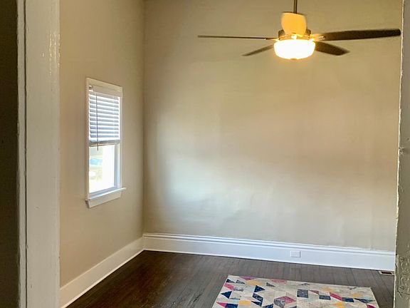 4th image of 323 E Oak St #1