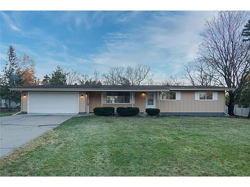 19115 Homestead Cir Photo 1