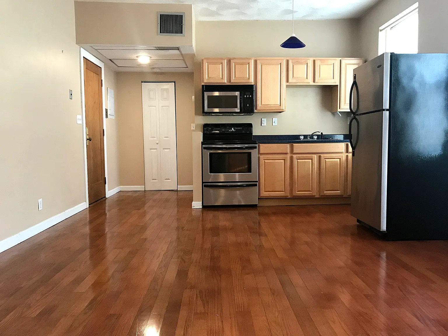Studio, 9999 sqft, $1,950 — Photo 3