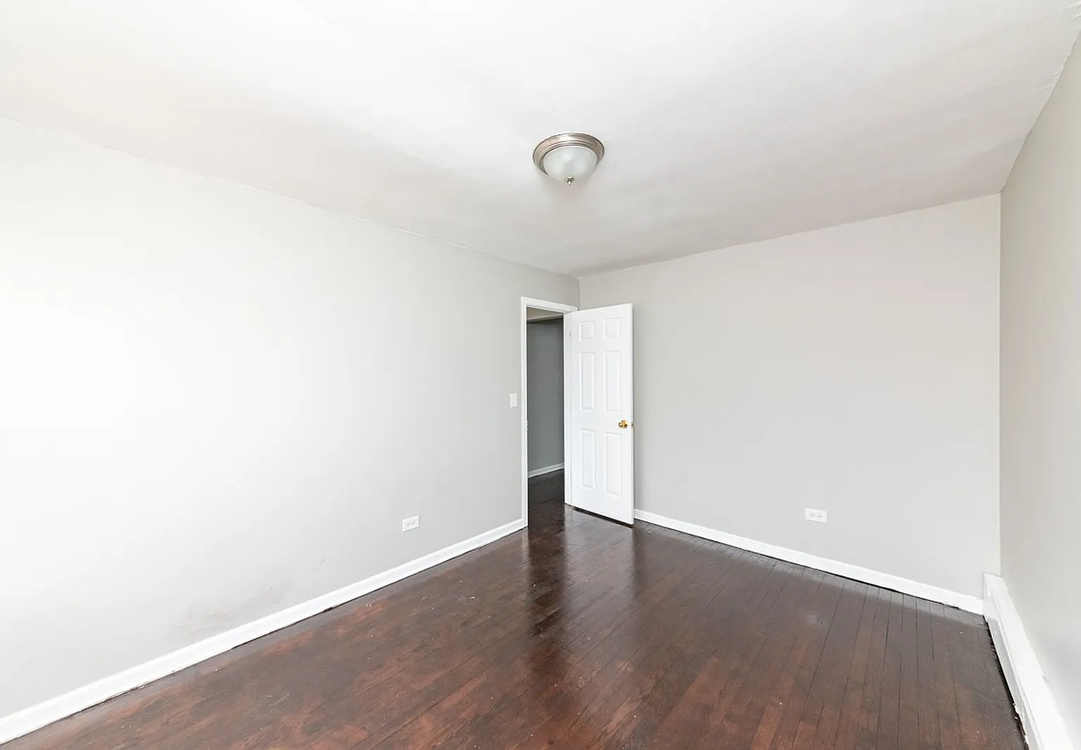 2 bed, 900 sqft, $2,000 — Photo 4