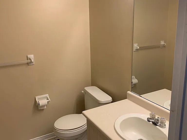 147 Cairncross Cres S — Photo 17