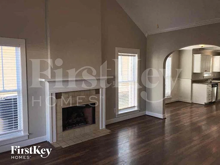 153 Creekstone Trl — Photo 3