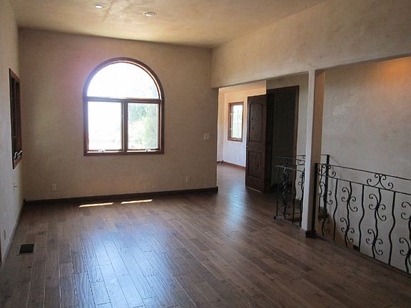 4th image of 1393 Church St