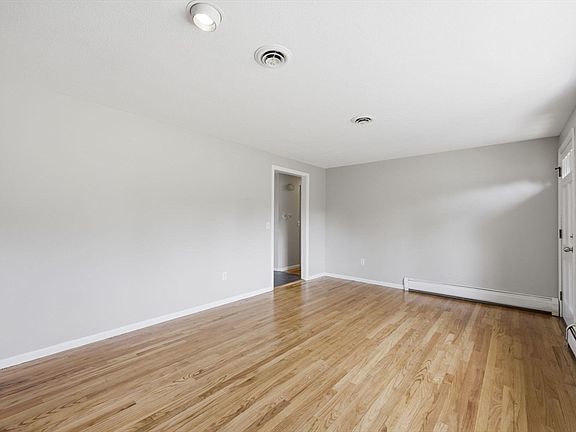 4th image of 33 Alandale Dr