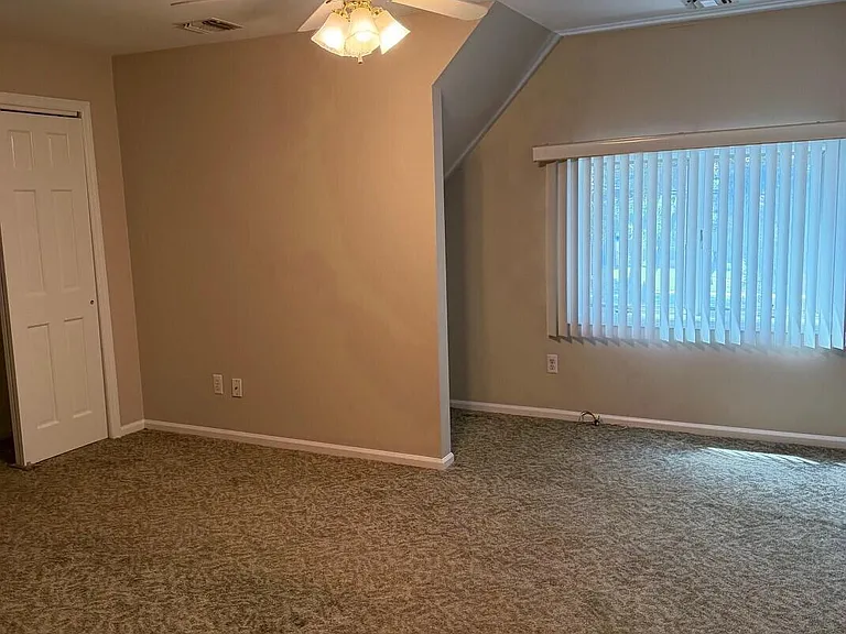 320 Boulevard — Photo 9