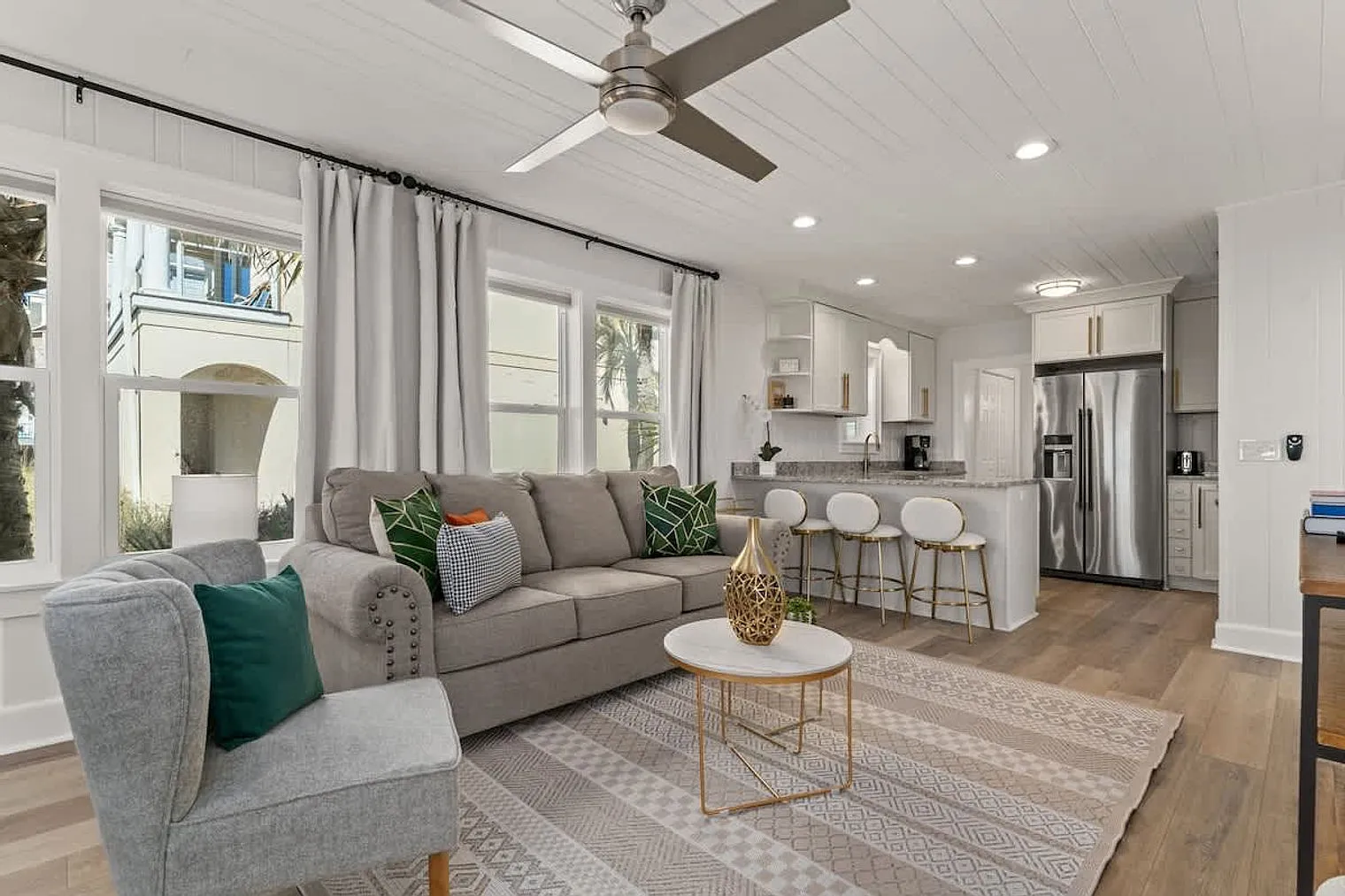 2 bed, 2.0 bath, 861 sqft, $3,232 — Photo 3