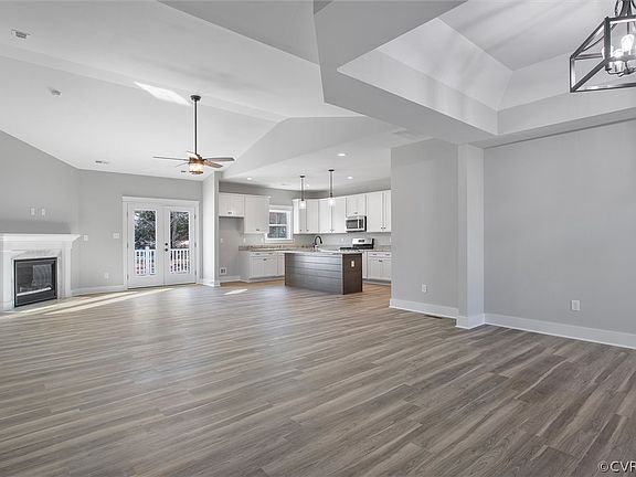 5th image of 122 Spruce Dr