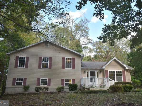 375 Medallion Dr, Prince Frederick, MD 20678