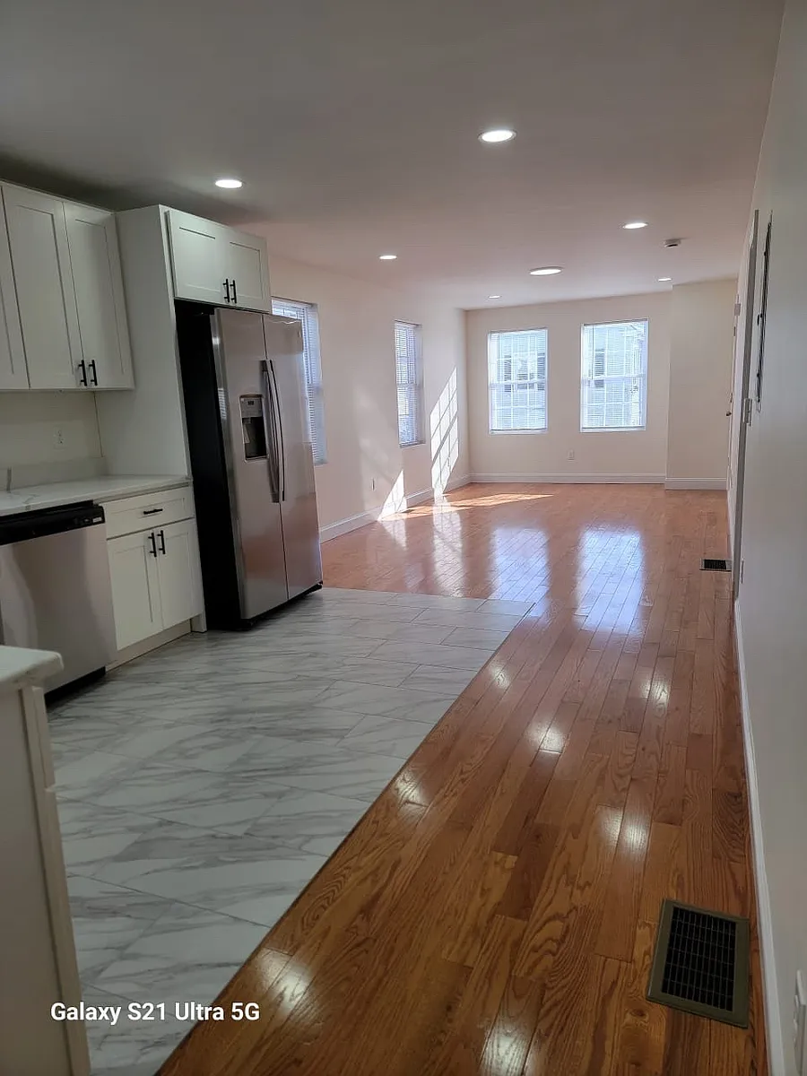 Building Photo - 255 Ohio Ave #2