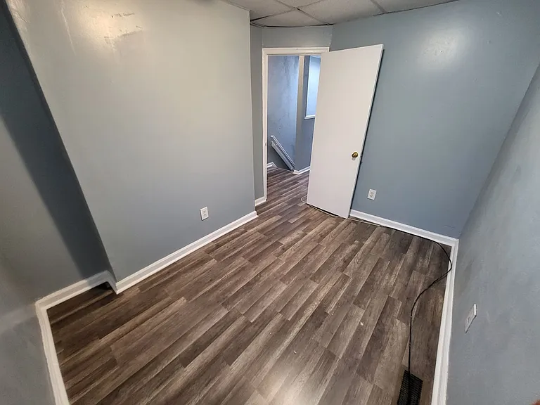 517 N Rose St — Photo 11