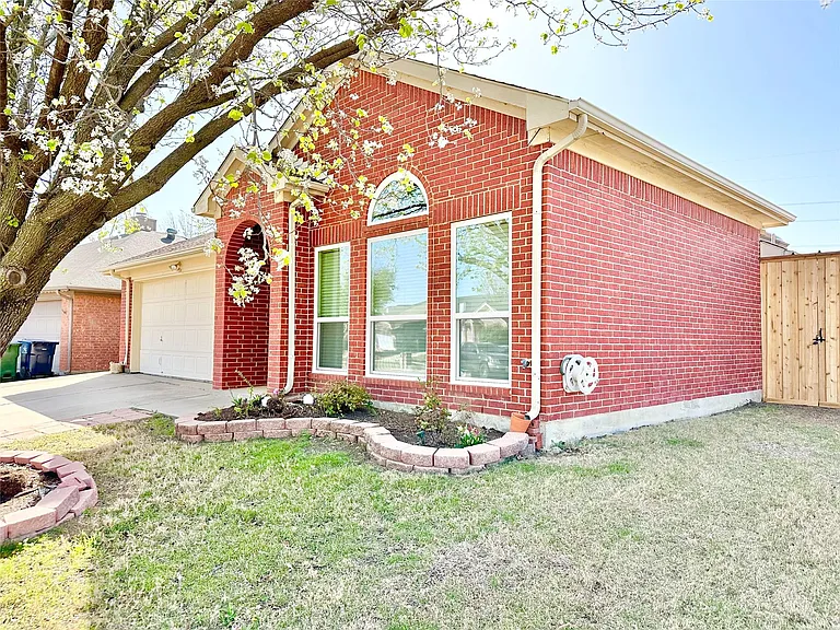 7006 Pickford Ct — Photo 3