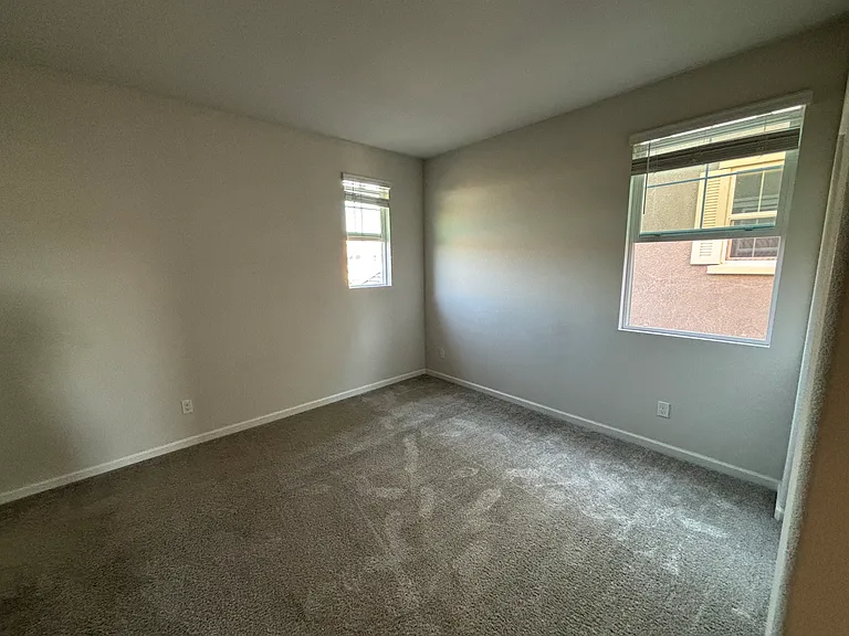 679 W Crocker Ln — Photo 21