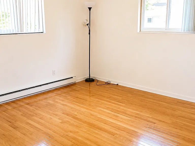 87 Cedar St #11 — Photo 1