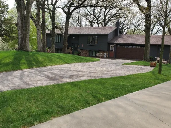 31 Schutter Cir, Algona, IA 50511