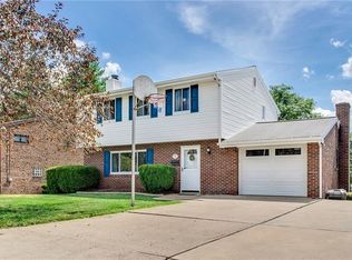 101 Locust Ridge Dr, Pittsburgh, PA 15209