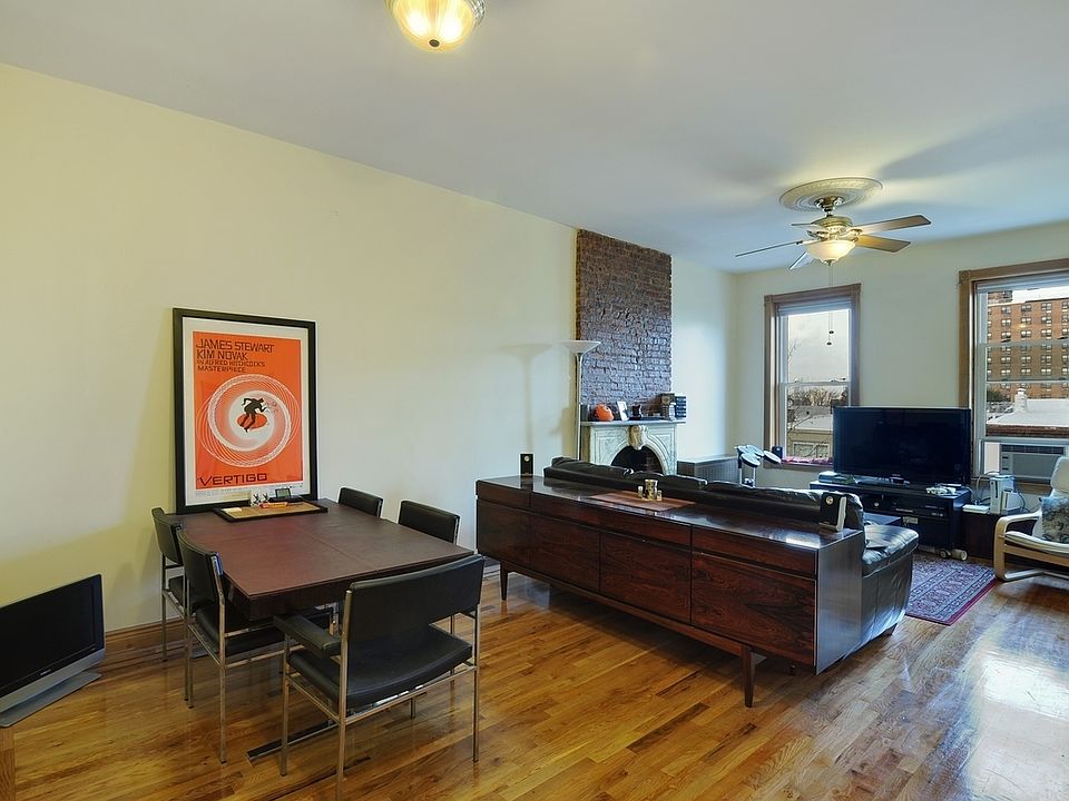2nd image of 271 12th St #3