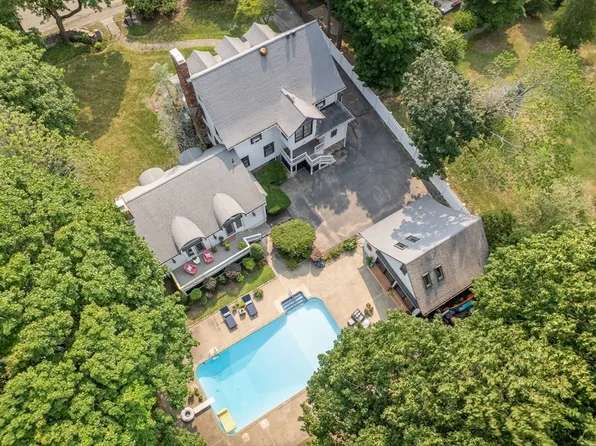 161 Cedar St, Braintree, MA 02184