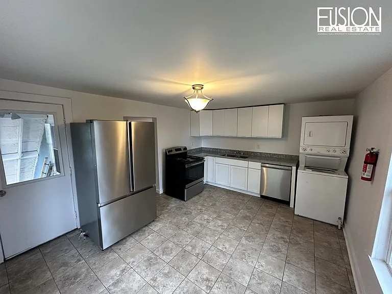 340 Manhattan Dr — Photo 19