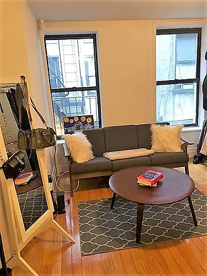 Rented by Universal Realty Group | media 32