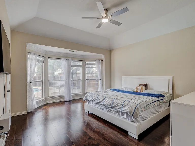 2816 Lakehollow Ln — Photo 23