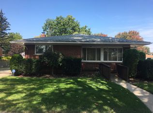 20951 Suffolk St, Clinton Township, MI 48035