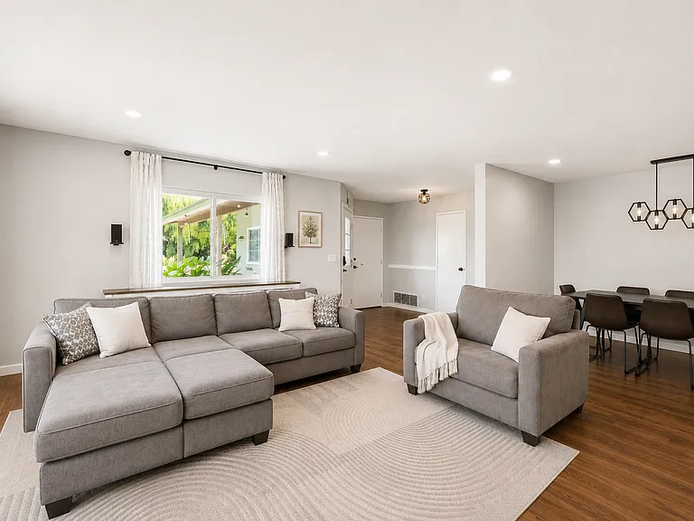 7717 Paul Dr — Photo 2