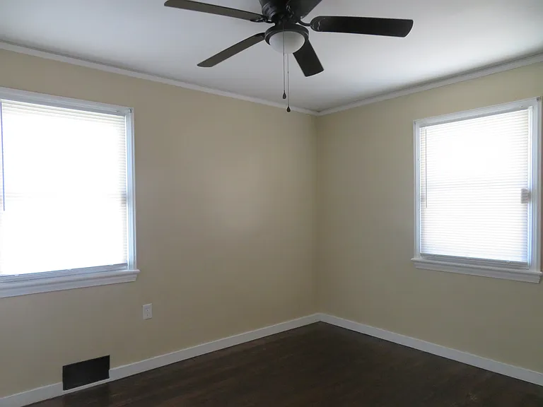 303 Flat Rock Rd — Photo 9
