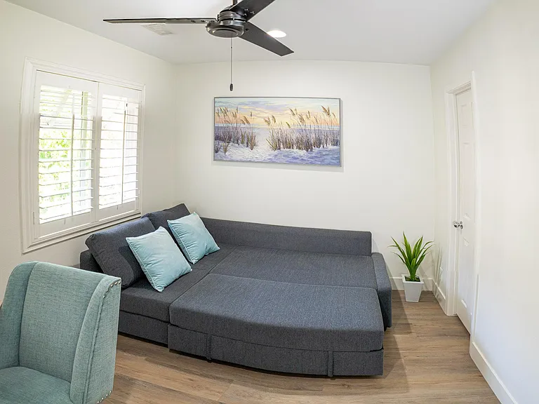 41 Fieldhouse — Photo 46