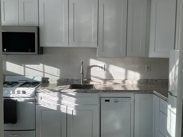 488 Cold Spring Ave #488, West Springfield, MA 01089