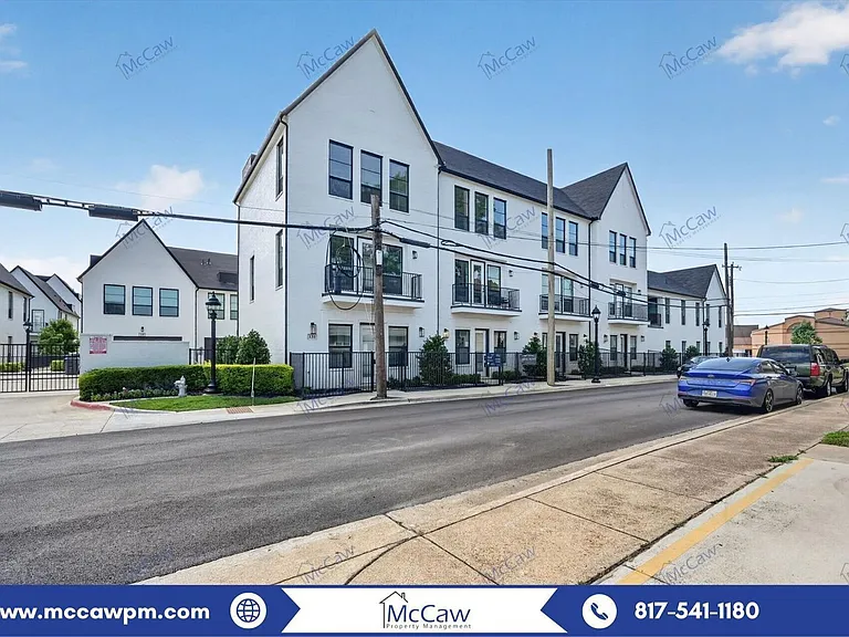 131 Thornton St — Photo 18