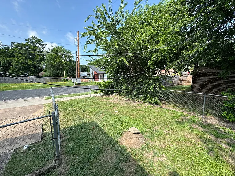 1301 Franz Dr — Photo 23