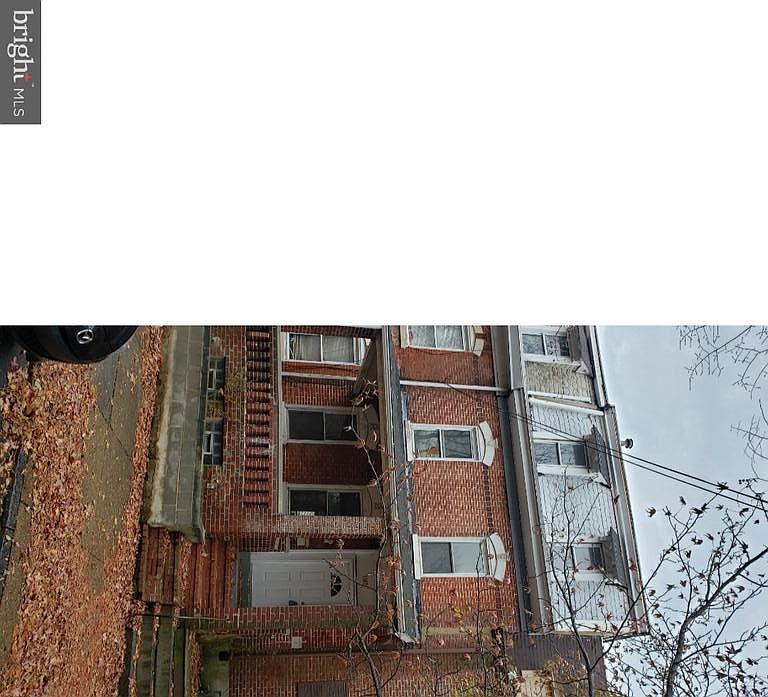 1st image of 1107 W 7th St