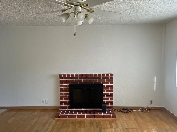 5th image of 120 Tanglewood Ct