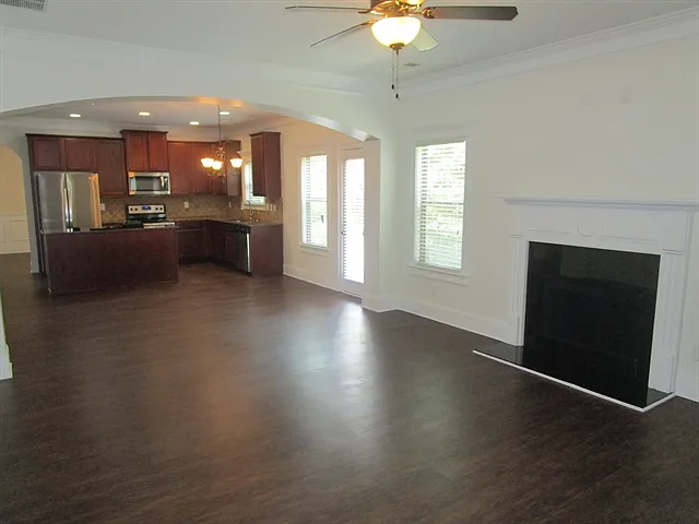 5 bed, 3.5 bath, 2982 sqft, $2,845 — Photo 4