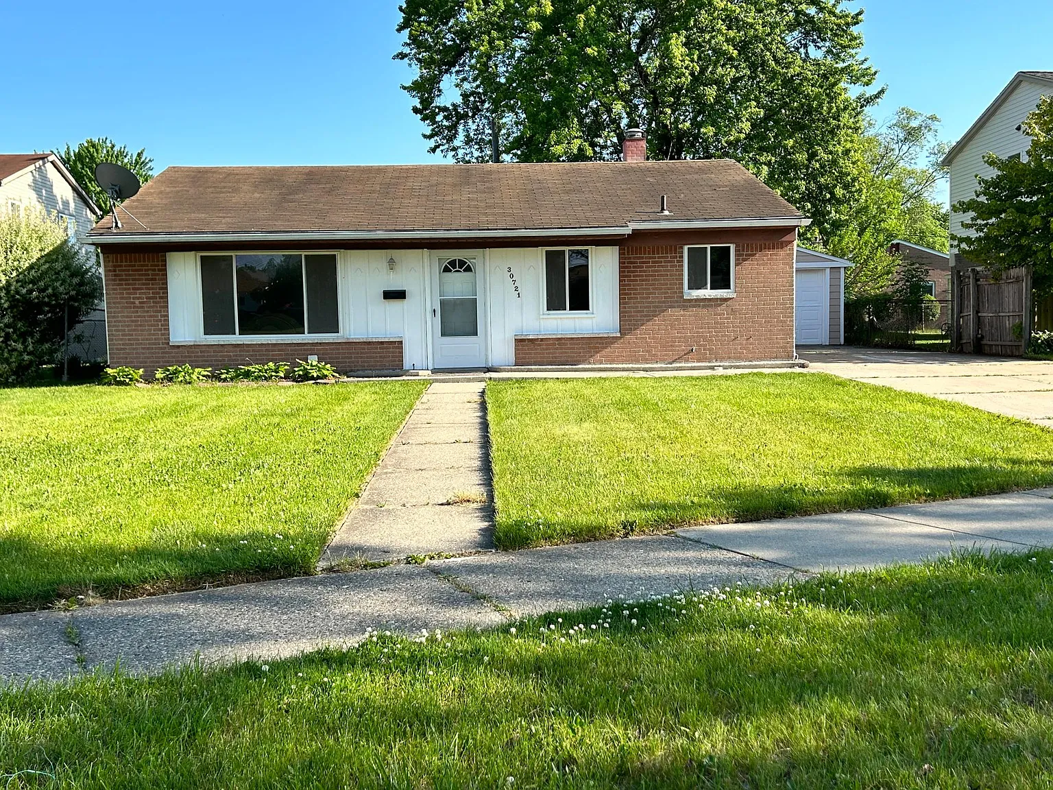 30721 Gladys Avenue — Photo 2