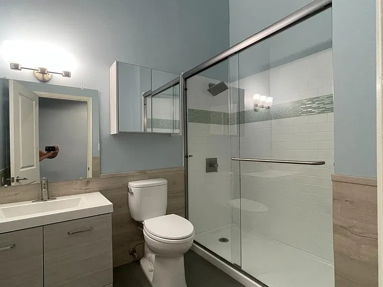 375 12th St #1 — Photo 3