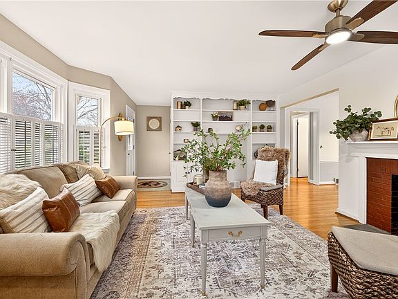 4th image of 334 Eaglehead Rd