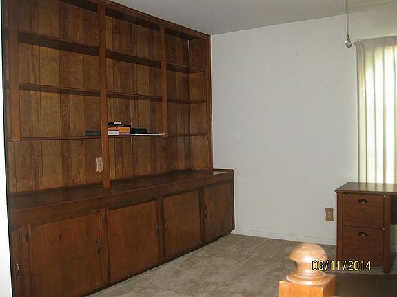 Built-in book shelf .