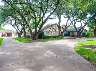 110 Rockett Ln, Red Oak, TX 75154