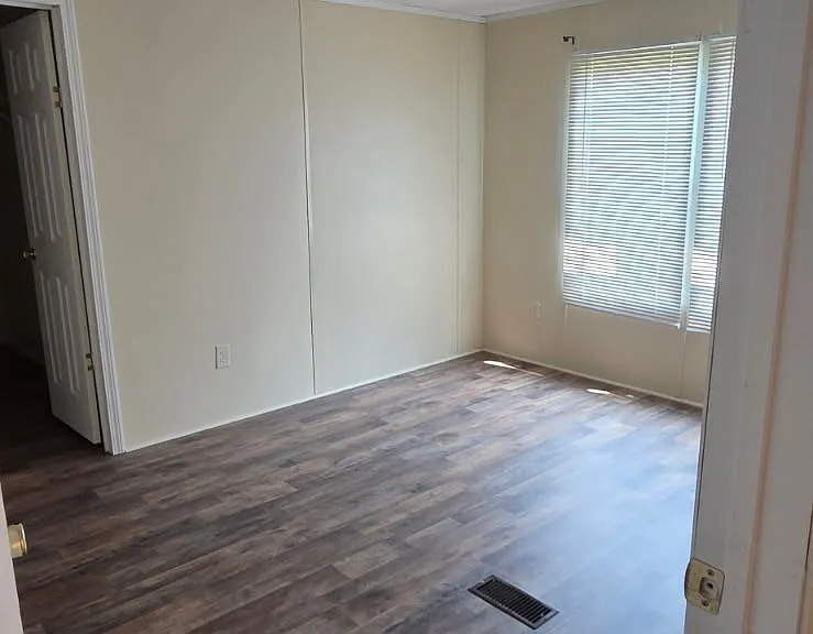 121 Edwards St — Photo 9