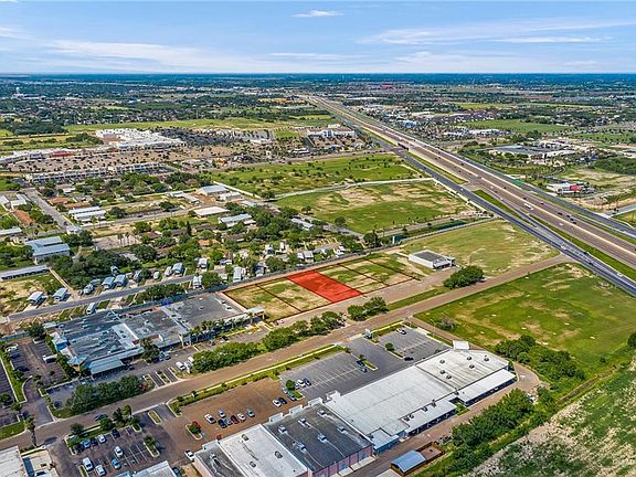 4th image of 321 Conquest Blvd