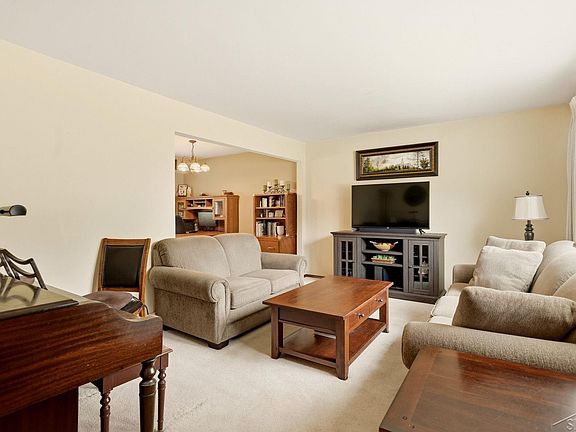 5th image of 5873 Thistle Dr