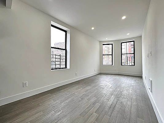 1st image of 2119 Regent Pl #5