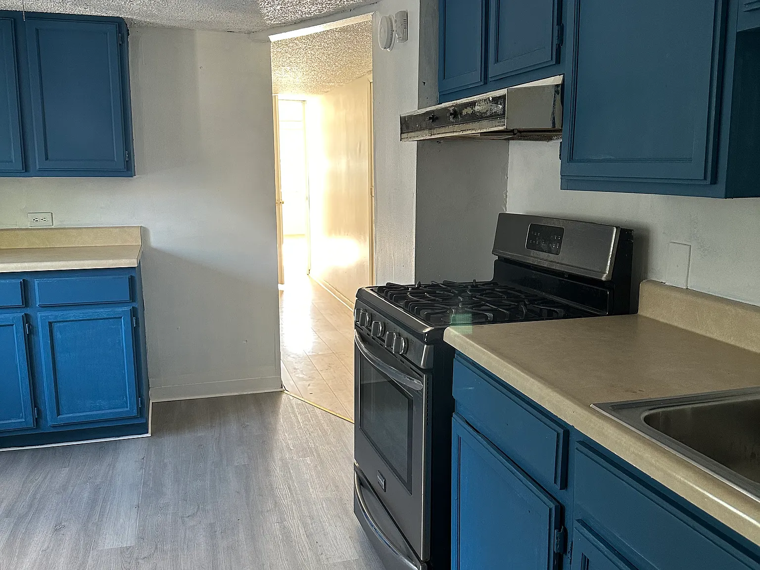 3 bed, 1200 sqft, $1,000 — Photo 3