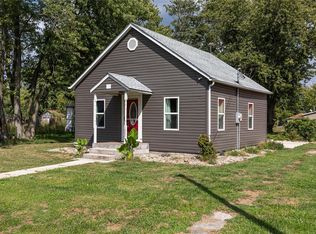 1002 Washington Ave, Staunton, IL 62088